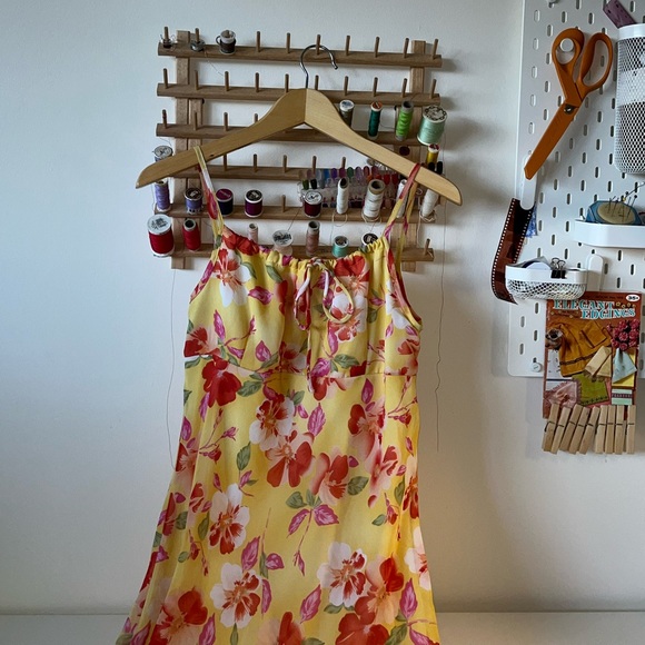 Vintage ruffle bust dress - Picture 5 of 10